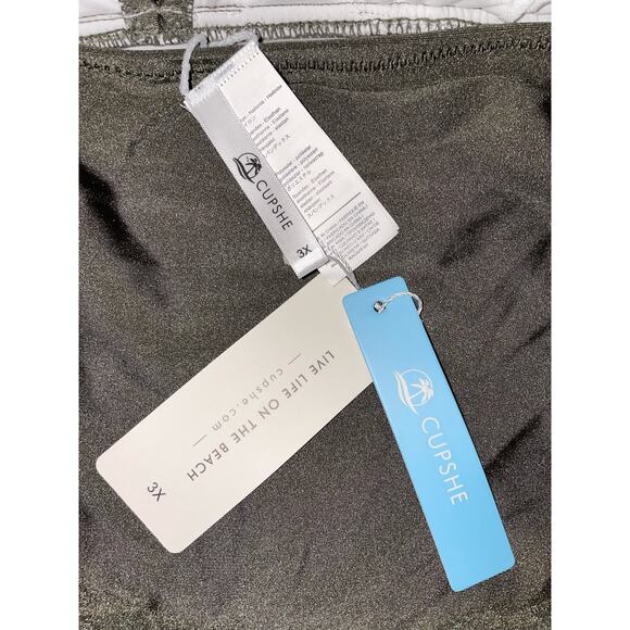 Cupshe, Plus size, 3x Gathered swimsuit, Halter style, backless, NWT - Picture 3 of 4